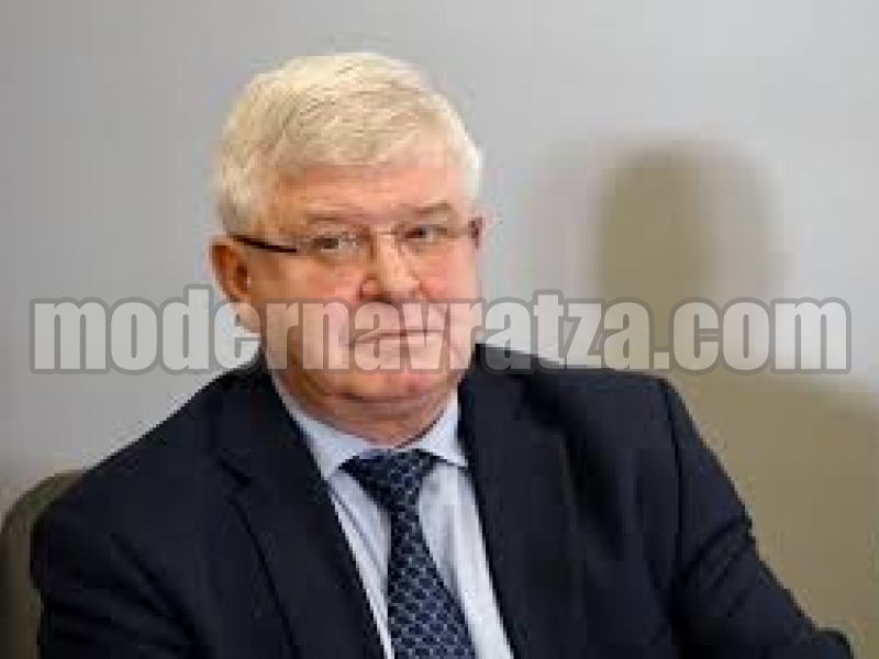 МИНИСТЪР АНАНИЕВ "ВНАСЯ" ДОКТОРИ, ЗА ДА РАБОТИ БОЛНИЦАТА ВЪВ ВРАЦА