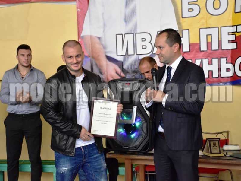 КАЛИН КАМЕНОВ НАГРАДИ ИЗЯВЕНИ СПОРТИСТИ – снимка 3