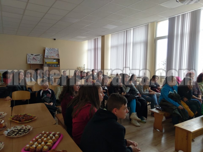 УЧЕНИЦИ ОТ СУ „НИКОЛА ВОЙВОДОВ” ОТБЕЛЯЗАХА СВЕТОВНИЯ ДЕН НА ЧИСЛОТО "ПИ" – снимка 6