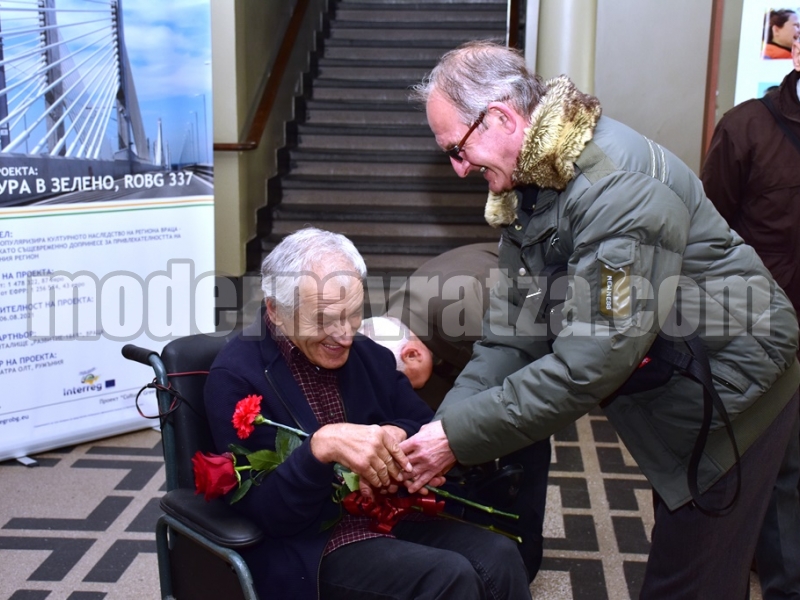 КАЛИН КАМЕНОВ ОТКРИ ФОТОИЗЛОЖБАТА „ТОНИ И ПРИЯТЕЛИ“