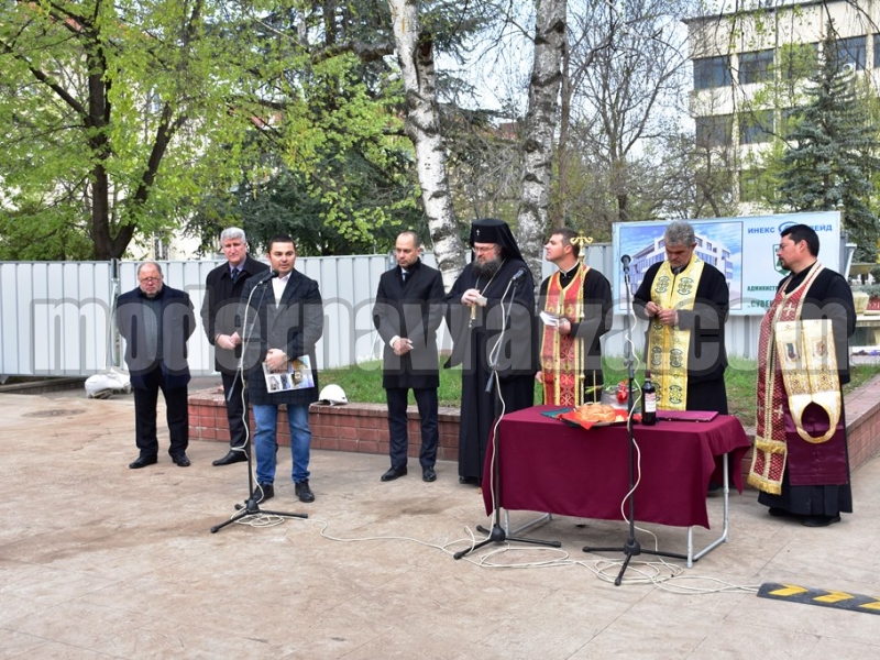НАПРАВИХА ПЪРВА КОПКА НА БЪДЕЩИЯ АДМИНИСТРАТИВНО-ТЪРГОВСКИ ЦЕНТЪР ВЪВ ВРАЦА – снимка 6