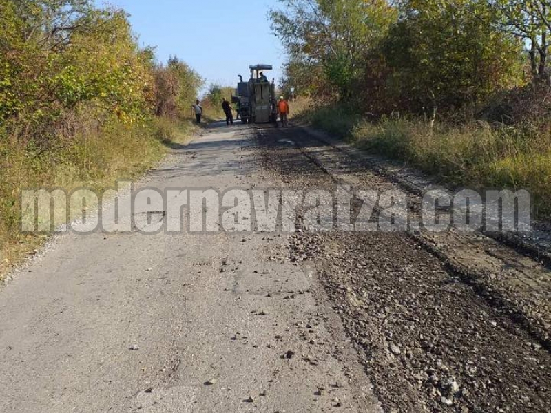 АСФАЛТИРА СЕ УЛ. „МИЛИН КАМЪК“ В СЕЛО МРАМОРЕН – снимка 4