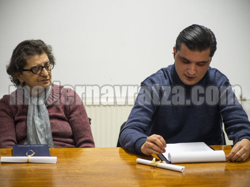 ЛИТЕРАТУРНИЯТ КЛУБ В МЕЗДРА ИЗПРАТИ ТВОРЧЕСКАТА 2019 Г. С РОЖДЕСТВЕНСКО ЧЕТЕНЕ – снимка 3