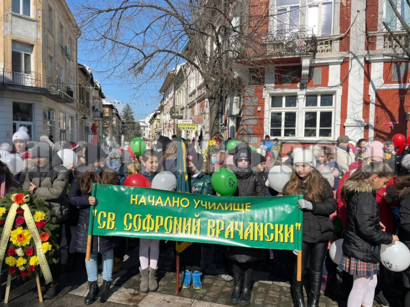 ПОЧИТАМЕ ПАМЕТТА НА СВ. СОФРОНИЙ ВРАЧАНСКИ – снимка 4