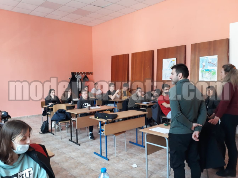 КАМПАНИЯ „МОЕТО ПЪРВО РАБОТНО МЯСТО“ – снимка 2