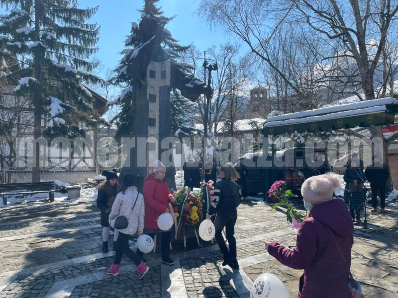 ПОЧИТАМЕ ПАМЕТТА НА СВ. СОФРОНИЙ ВРАЧАНСКИ – снимка 5