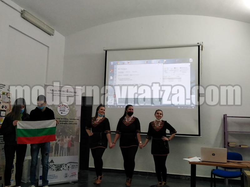 УЧЕНИЦИ И УЧИТЕЛИ ОТ СУ „ИВАН ВАЗОВ“ - МЕЗДРА БЯХА НА УЧЕБНА ВИЗИТА В МАЛАГА, ИСПАНИЯ – снимка 4