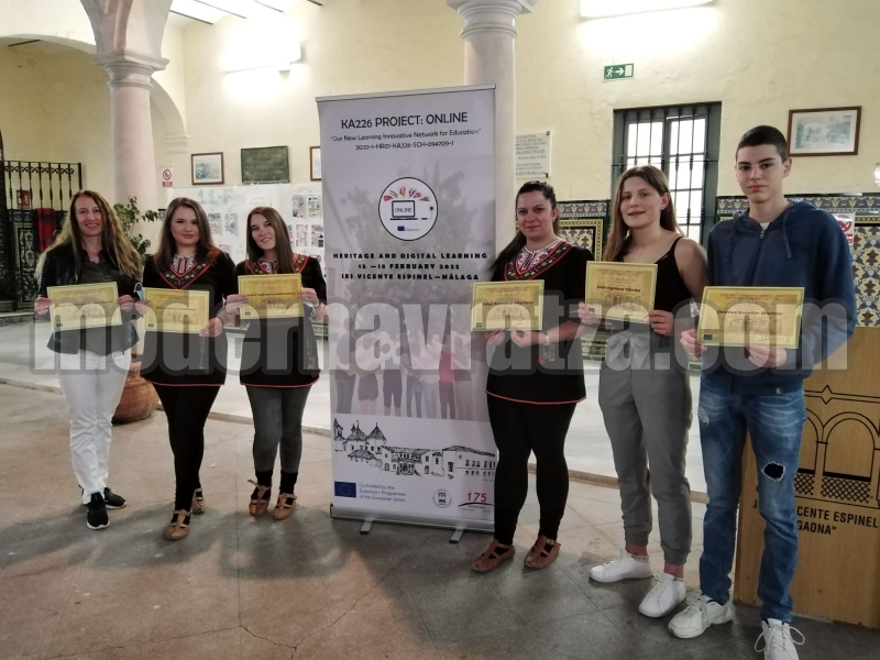 УЧЕНИЦИ И УЧИТЕЛИ ОТ СУ „ИВАН ВАЗОВ“ - МЕЗДРА БЯХА НА УЧЕБНА ВИЗИТА В МАЛАГА, ИСПАНИЯ – снимка 5