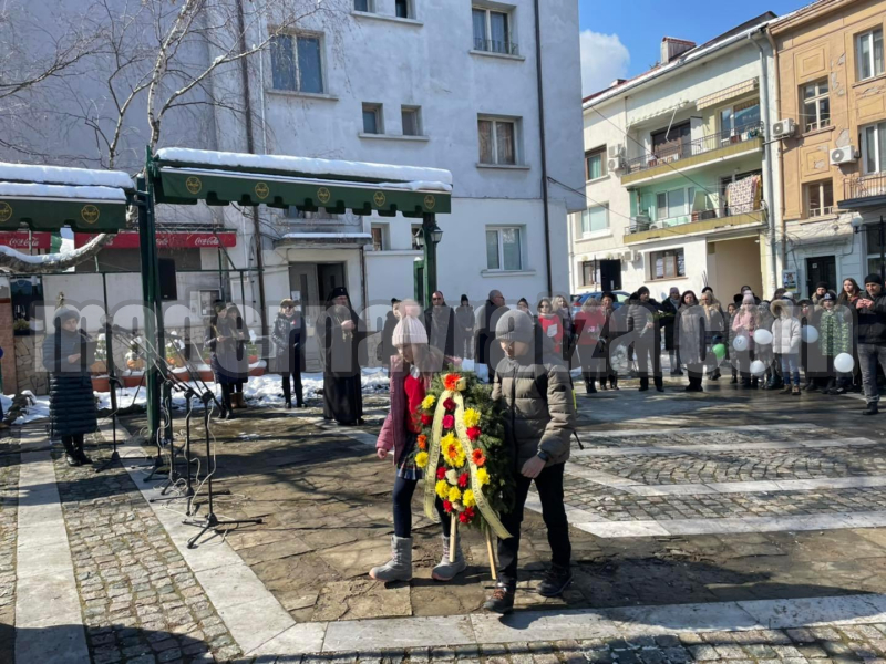 ПОЧИТАМЕ ПАМЕТТА НА СВ. СОФРОНИЙ ВРАЧАНСКИ – снимка 2