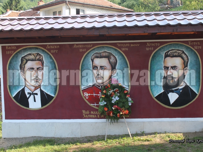 „СТЕНА НА СЛАВАТА“ КРАСЍ ЦЕНТЪРА НА ИГНАТИЦА
