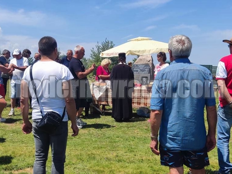 ПОКЛОНЕНИЕ В ПАМЕТ НА НАЙ-МЛАДИЯ БОТЕВ ЧЕТНИК АЛЕКСАНДЪР ЧЕНДОВ СЕ СЪСТОЯ В РЖА̀НА ПЛАНИНА – снимка 7