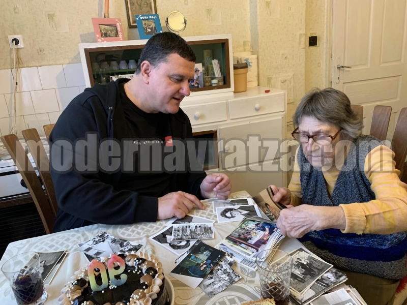 КМЕТЪТ НА ОРЯХОВО РОСЕН ДОБРЕВ ПРАЗНУВА ДНЕС РОЖДЕН ДЕН – снимка 2