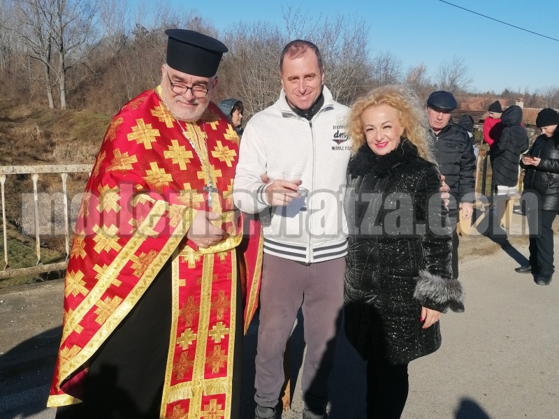 НИВЯНЧАНИ ОТБЕЛЯЗАХА ПРАЗНИКА БОГОЯВЛЕНИЕ – снимка 2