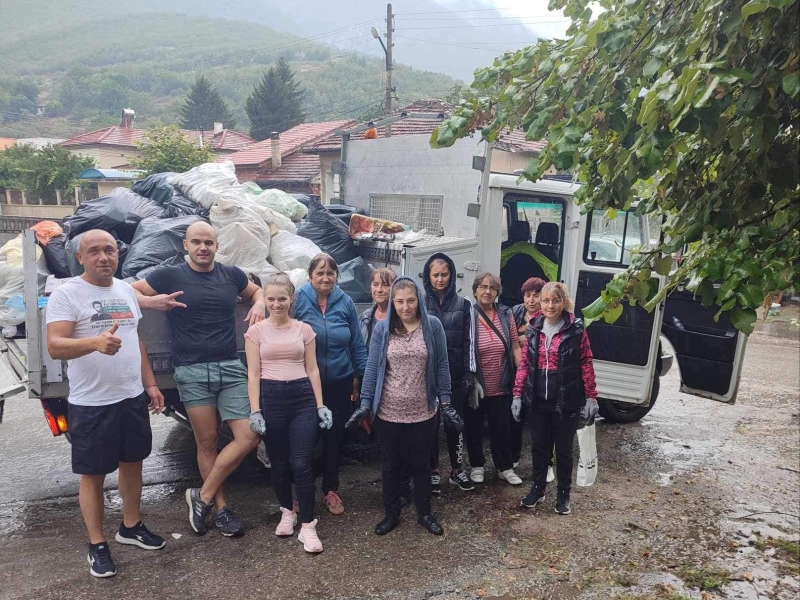 ВРАЦА СЕ ВКЛЮЧИ В КАМПАНИЯ “ДА ИЗЧИСТИМ БЪЛГАРИЯ ЗАЕДНО” – снимка 7