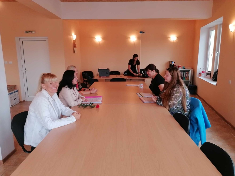 КМЕТЪТ НА ОБЩИНА БОРОВАН ИНЖ. ДЕСИСЛАВА ТОДОРОВА ПЪРВА ПОДАДЕ ДОКУМЕНТИ ЗА РЕГИСТРАЦИЯ В ОИК