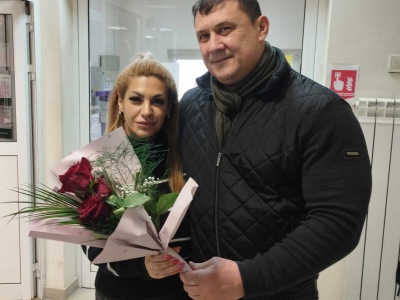 ИВАН КОСТОВСКИ С ПОЗДРАВ ЗА 8-МИ МАРТ