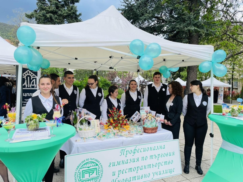 ПРЕДСТАВЯТ ВЪЗМОЖНОСТИТЕ ЗА ОБУЧЕНИЕ ВЪВ ВРАЦА – снимка 4