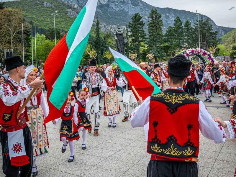 100-МЕТРОВ КОЗУНАК ЗА ВЕЛИКДЕН ВЪВ ВРАЦА! – снимка 6