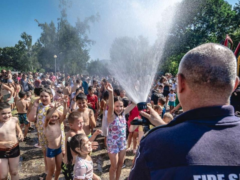 ВРЕМЕ Е ЗА КИНО ПОД ЗВЕЗДИТЕ, ВОДНО ШОУ И МНОГО ЗАБАВЛЕНИЯ! – снимка 4
