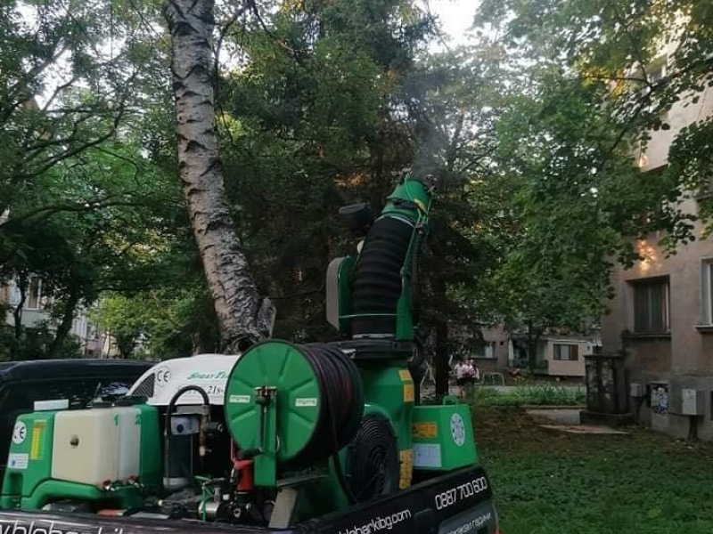 ПРЪСКАТ СРЕЩУ КОМАРИ ВЪВ ВСИЧКИ КВАРТАЛИ НА ВРАЦА