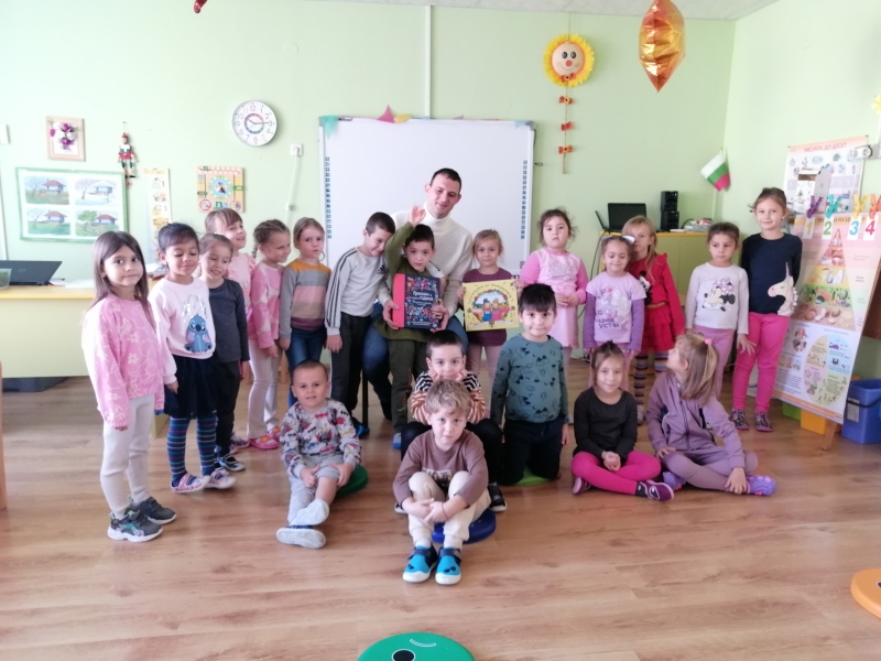 СЕДМИЦАТА НА БАЩАТА В ДГ „ЕДИНСТВО ТВОРЧЕСТВО КРАСОТА“ – снимка 4