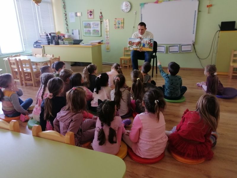 СЕДМИЦАТА НА БАЩАТА В ДГ „ЕДИНСТВО ТВОРЧЕСТВО КРАСОТА“ – снимка 2