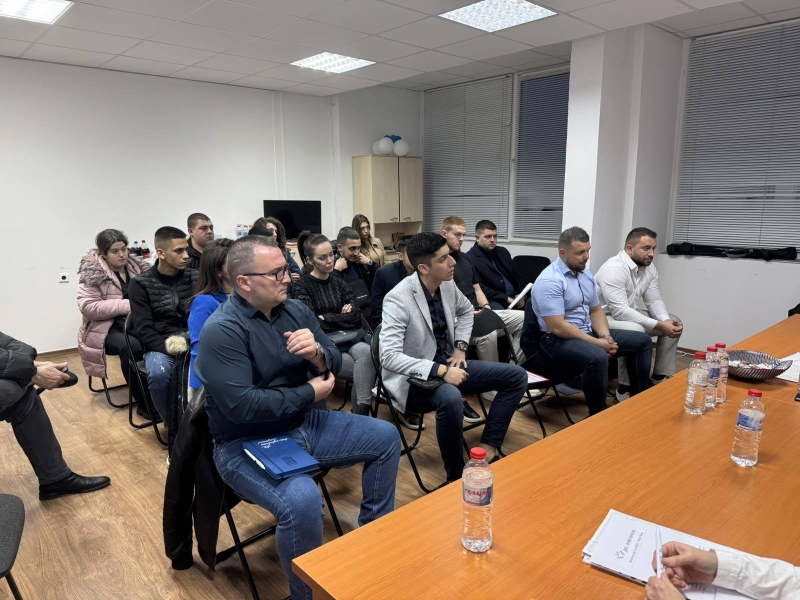 ЕВРОДЕПУТАТЪТ ТАНЕР КАБИЛОВ СЕ ВКЛЮЧИ В МЛАДЕЖКИ ФОРУМ НА ДПС – НОВО НАЧАЛО ВЪВ ВРАЦА – снимка 4